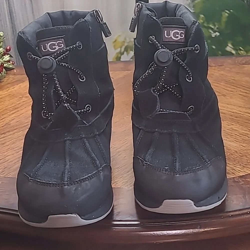 Ugg Turlock black waterproof insulated suede Kids youth size 4 boots